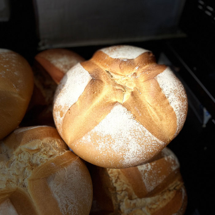 EL ARTE DEL HORNO DE LEÑA DIRECTO A TU MESA